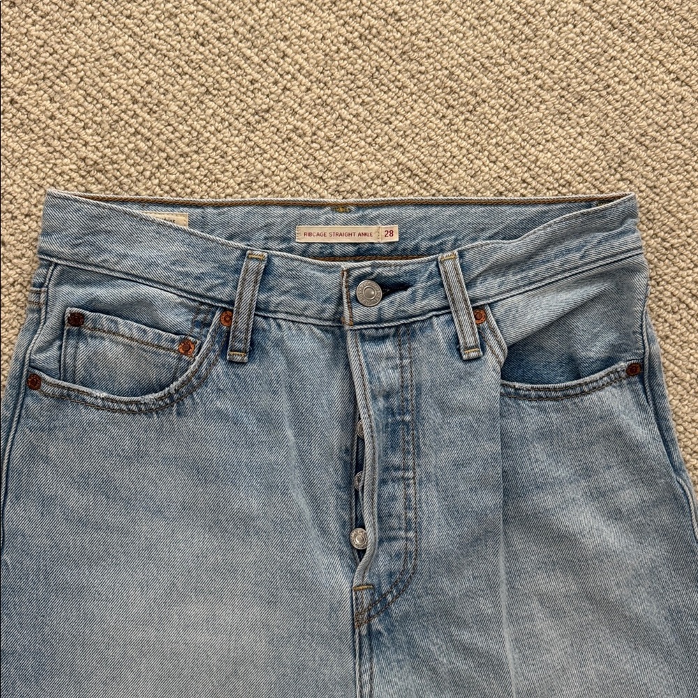 Levi’s Ribcage 28 - Picture 2 of 4